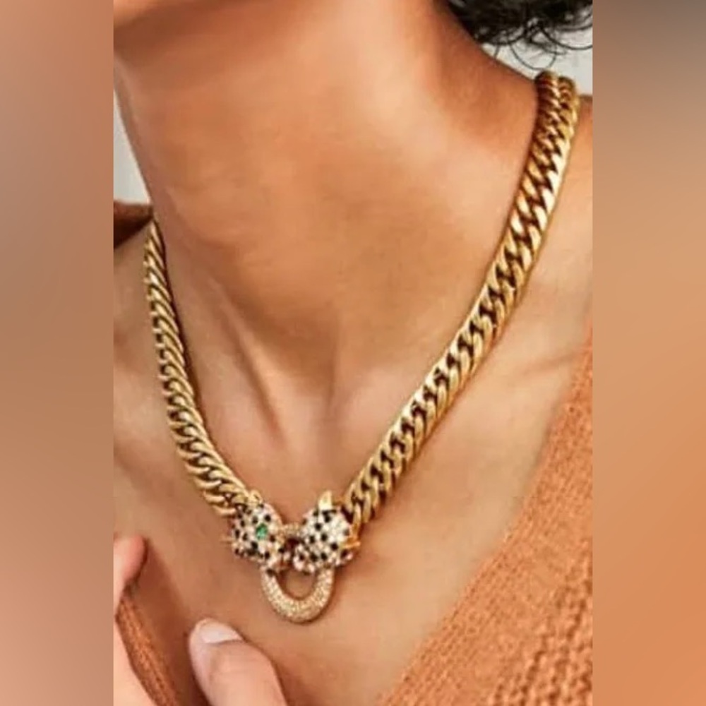 Iconic Roar Pendant Necklace by Stella & Dot - NWOT